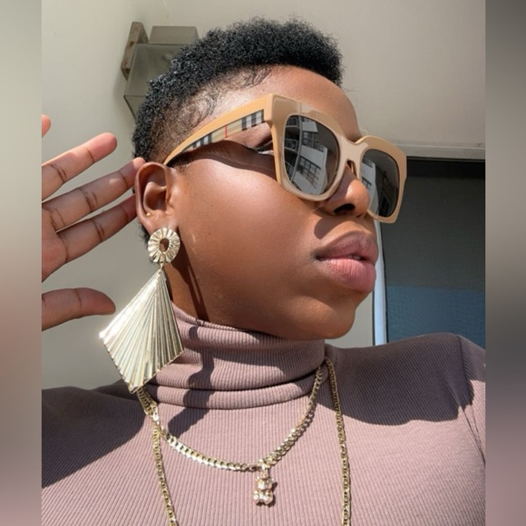 New - 💯 BURBERRY BE4364 KITTY SQUARE NUDE CHECK PRINT SUNGLASSES - Picture 5 of 13